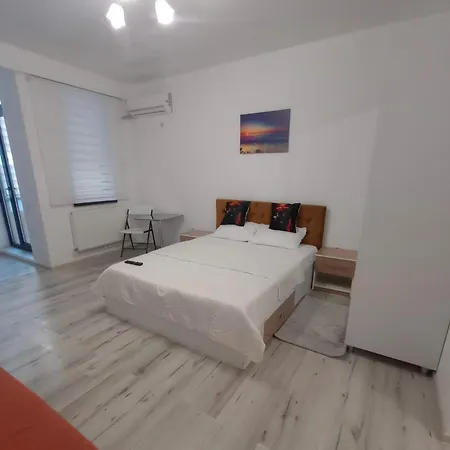 Adelle Apartment *